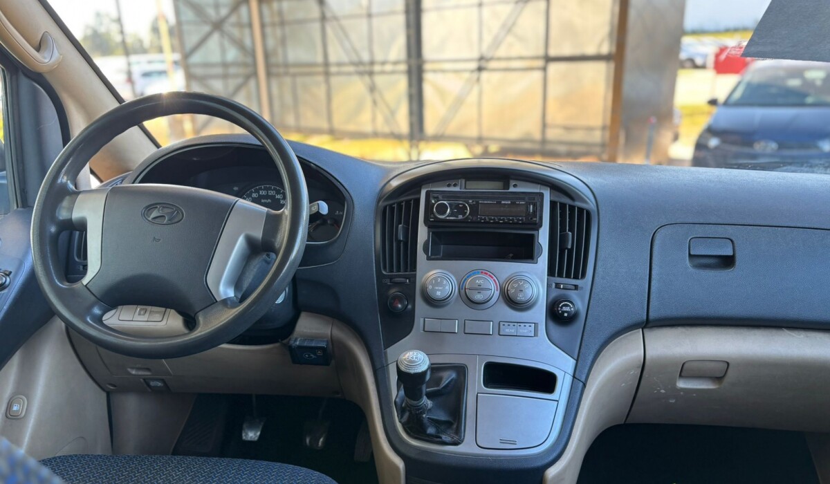 Hyundai H1 12Plz Minibus Diesel - 2014 Hyundai H1 12Plz Minibus Diesel - 2014