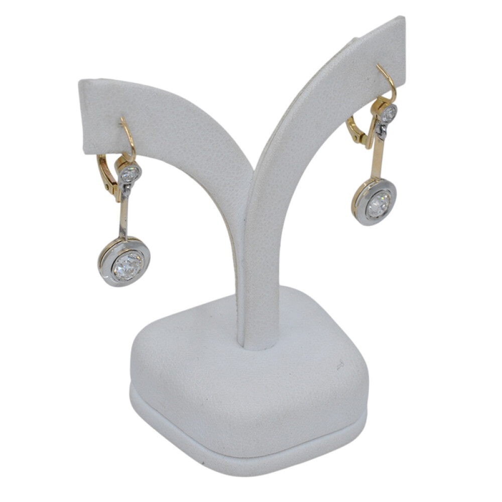 Caravanas largas en oro 18k antiguas con brillantes. Caravanas largas en oro 18k antiguas con brillantes.