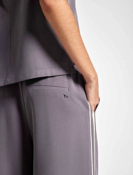 PANTALÓN DE TIRO MEDIO CON BOLSILLOS GRIS