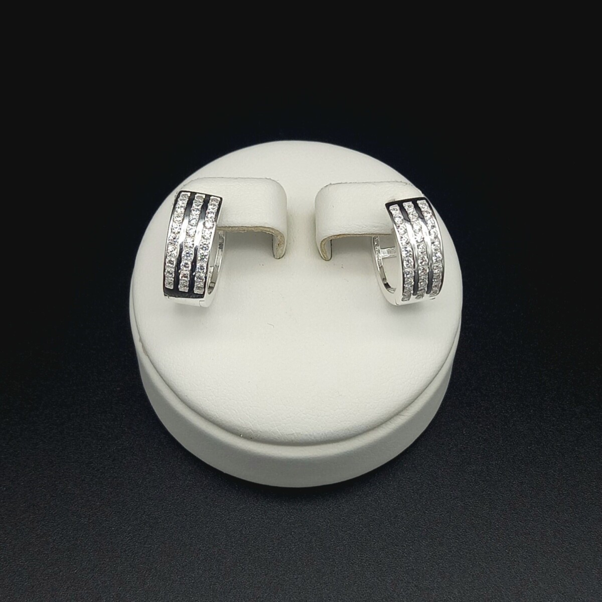 Par de aros de plata 925 con circonias. 