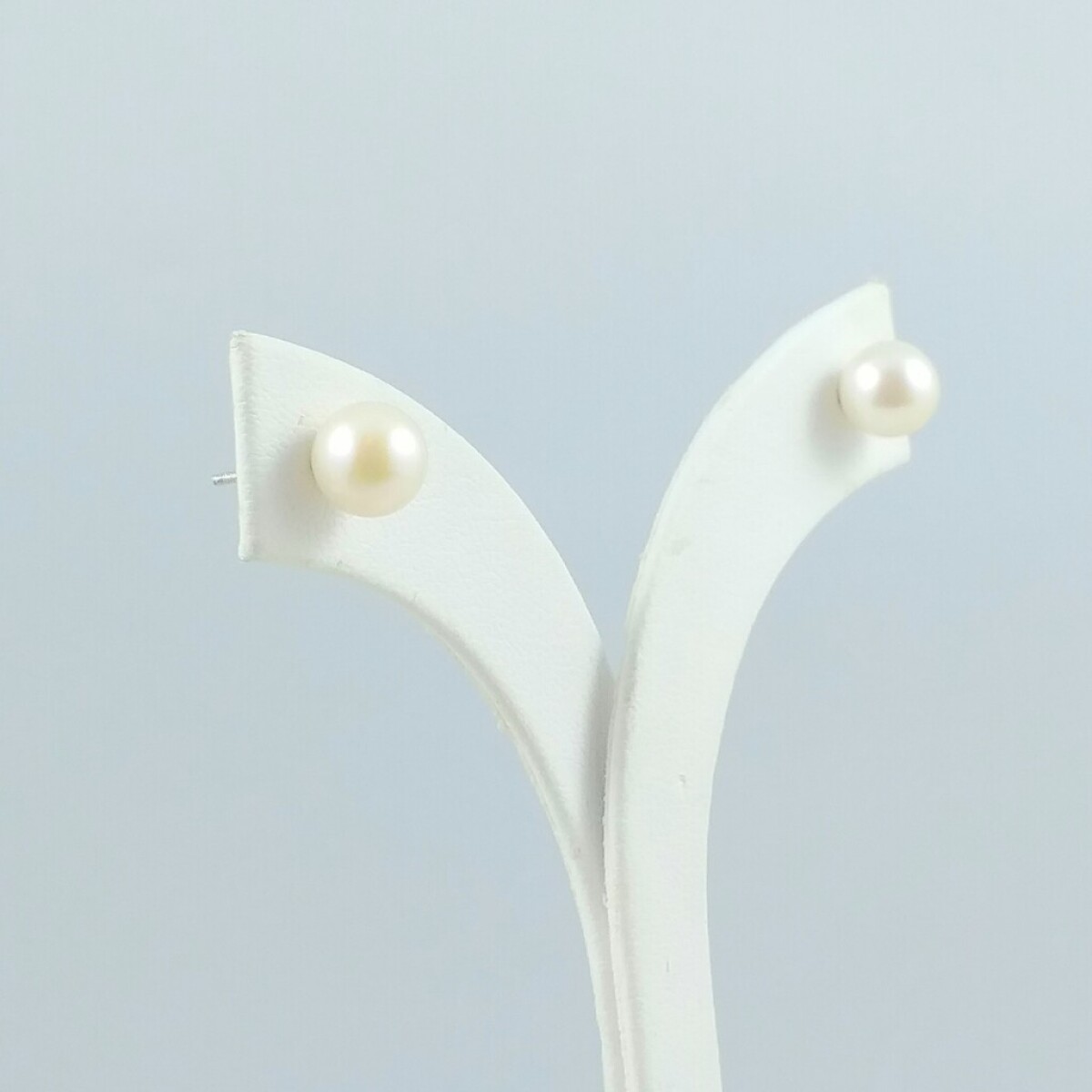 Caravanas de Plata 925 Perla 7 con Perno y tuerca de Rosca - Blanca 