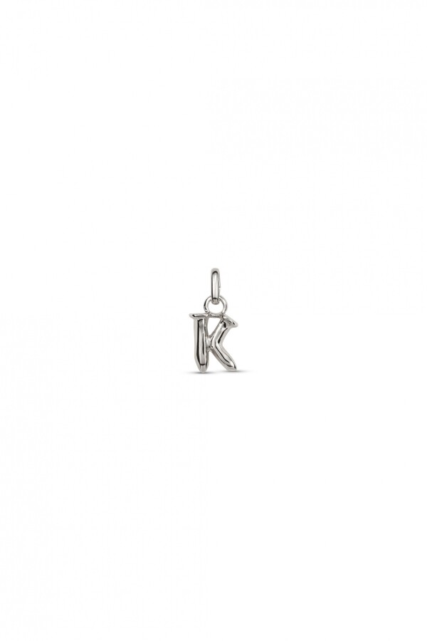CHARM DE ALEACION DE METALES BAÑADO EN PLATA DE LEY CON FORMA DE LETRA K CON ARGOLLA Charm