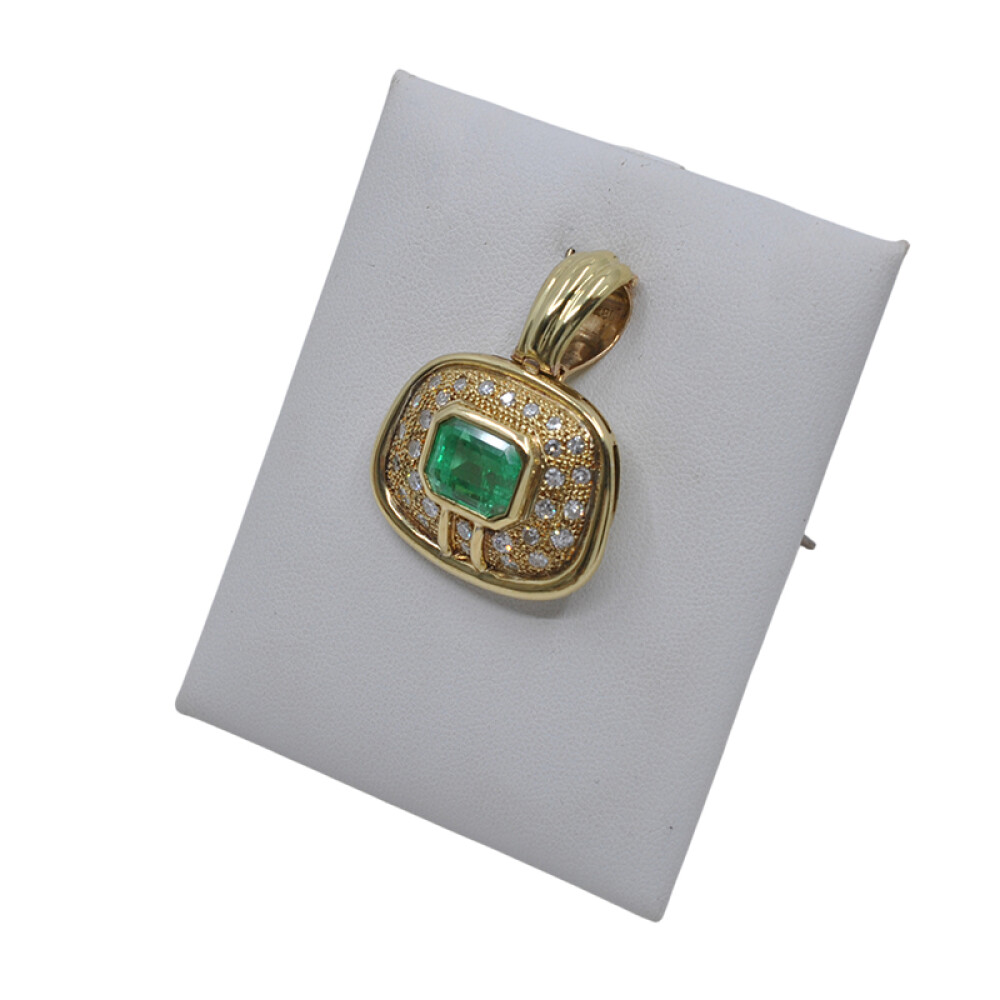 Colgante oro 18k brillantes y esmeralda Colgante oro 18k brillantes y esmeralda