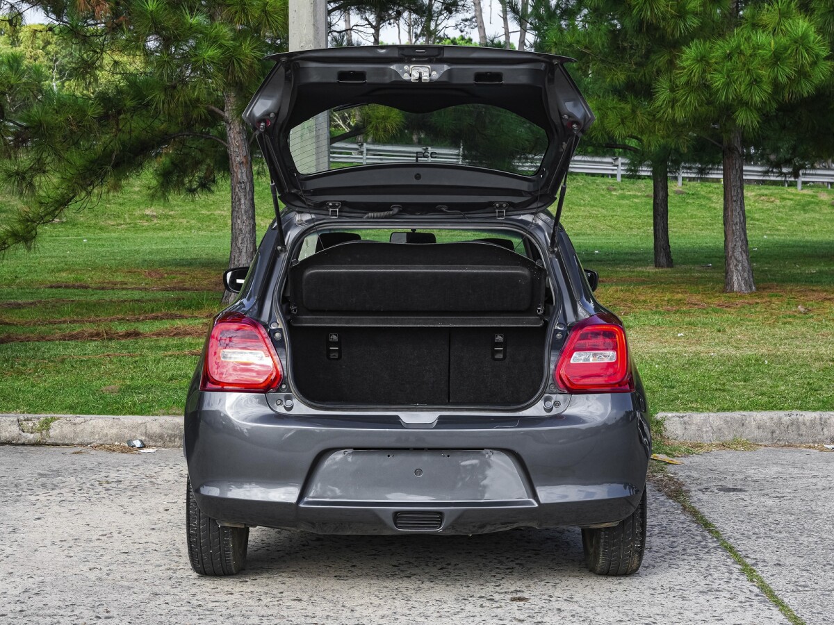 Suzuki Swift Gl 1.2 EXCELENTE ESTADO! | Permuta / Financia Suzuki Swift Gl 1.2 EXCELENTE ESTADO! | Permuta / Financia