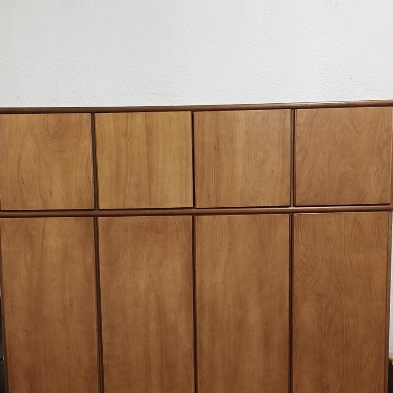 Ropero en Madera- 2.10 x 2.25 x 55 Ropero en Madera- 2.10 x 2.25 x 55