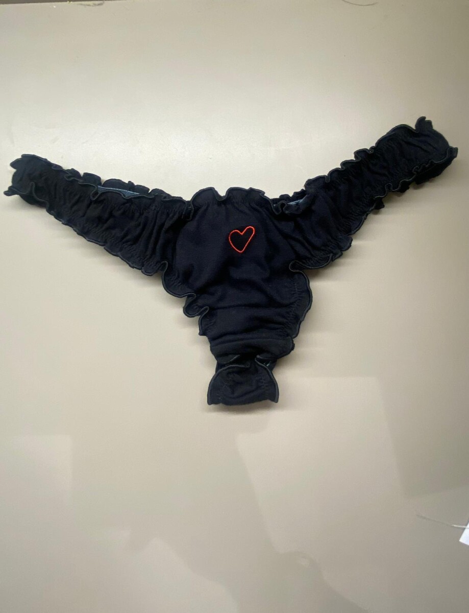 B39 Cata Less Bordado en Algodón - Negro 