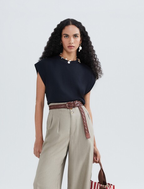 BLUSA DE MANGA CORTA NEGRO