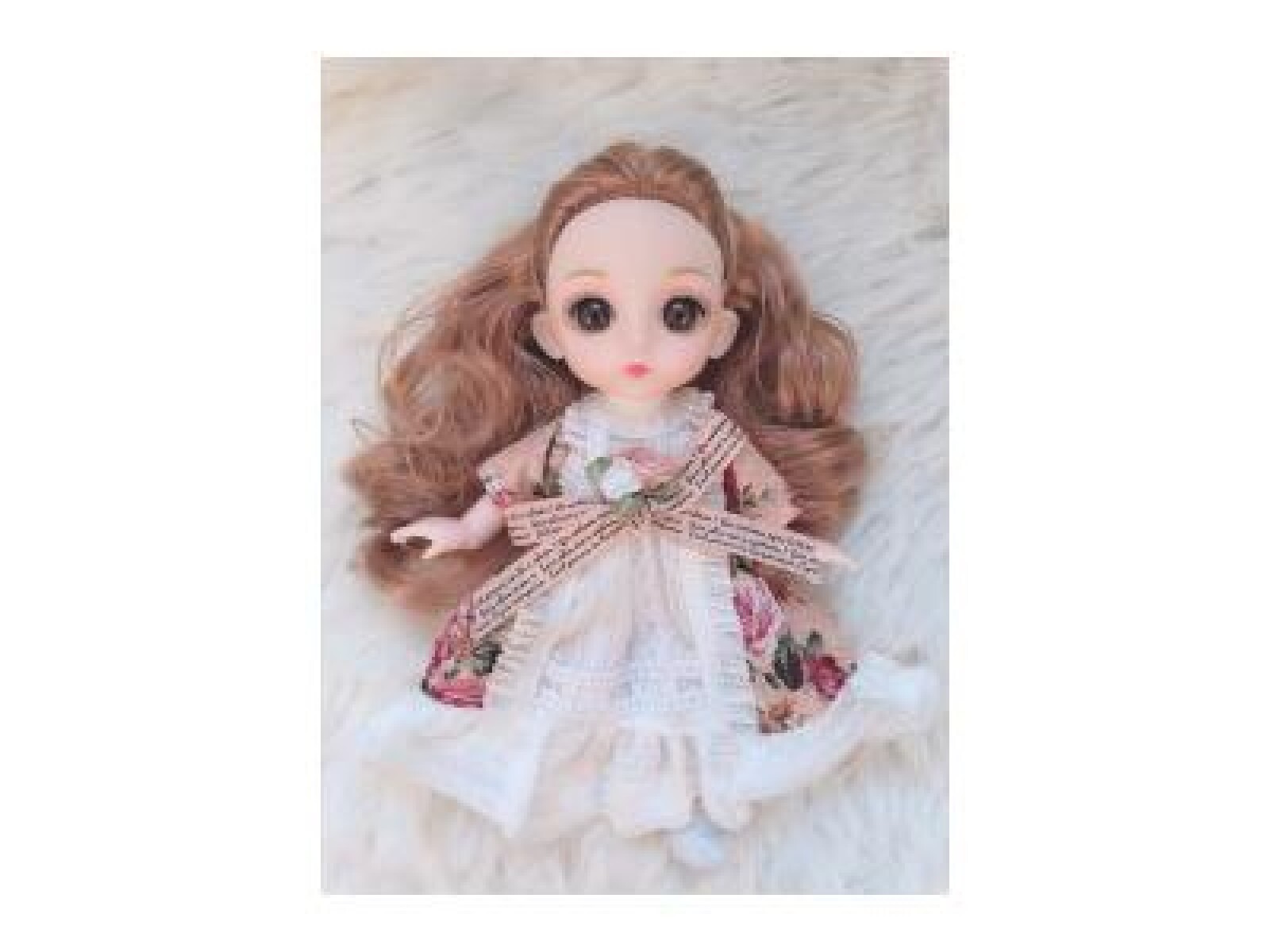 MUÑECA ARTICULADA DE 15 CM CON LLAVERO - VESTIDO FLORAL 