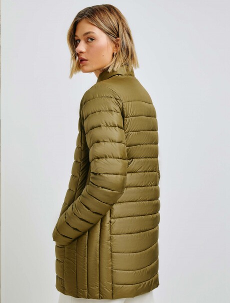 CAMPERA PUFFER CON BOLSILLOS VERDE