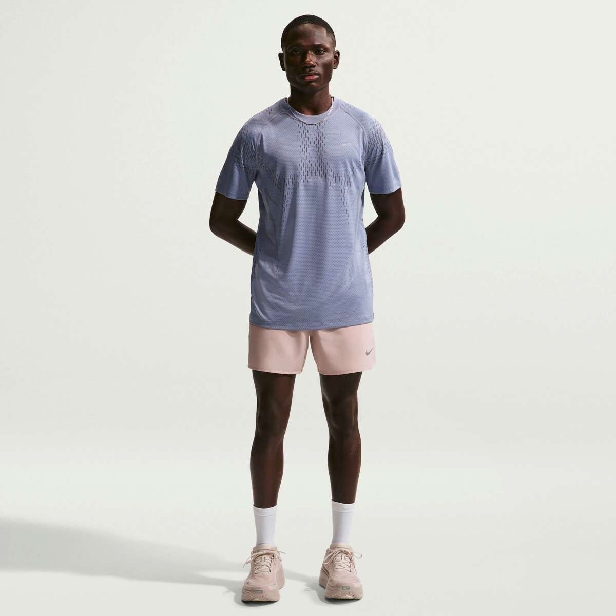Remera Nike Dri-Fitadv Stride Nvlty Manga Corta de Hombre - Morado 