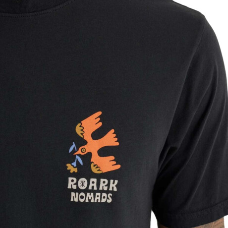 Remera Roark Nomads Negro