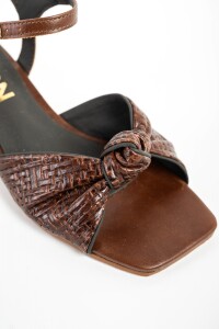 Sandalias De Cuero Taco Cuadrado Chocolate