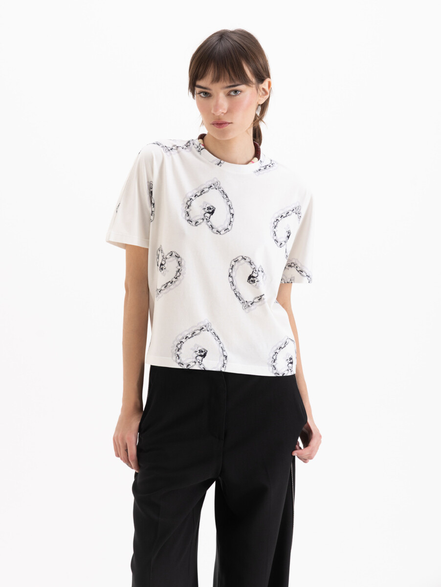 REMERA NICKI 