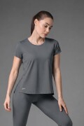 Remera Deportiva. GRIS OSCURO