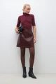 Minifalda eco-cuero bordo