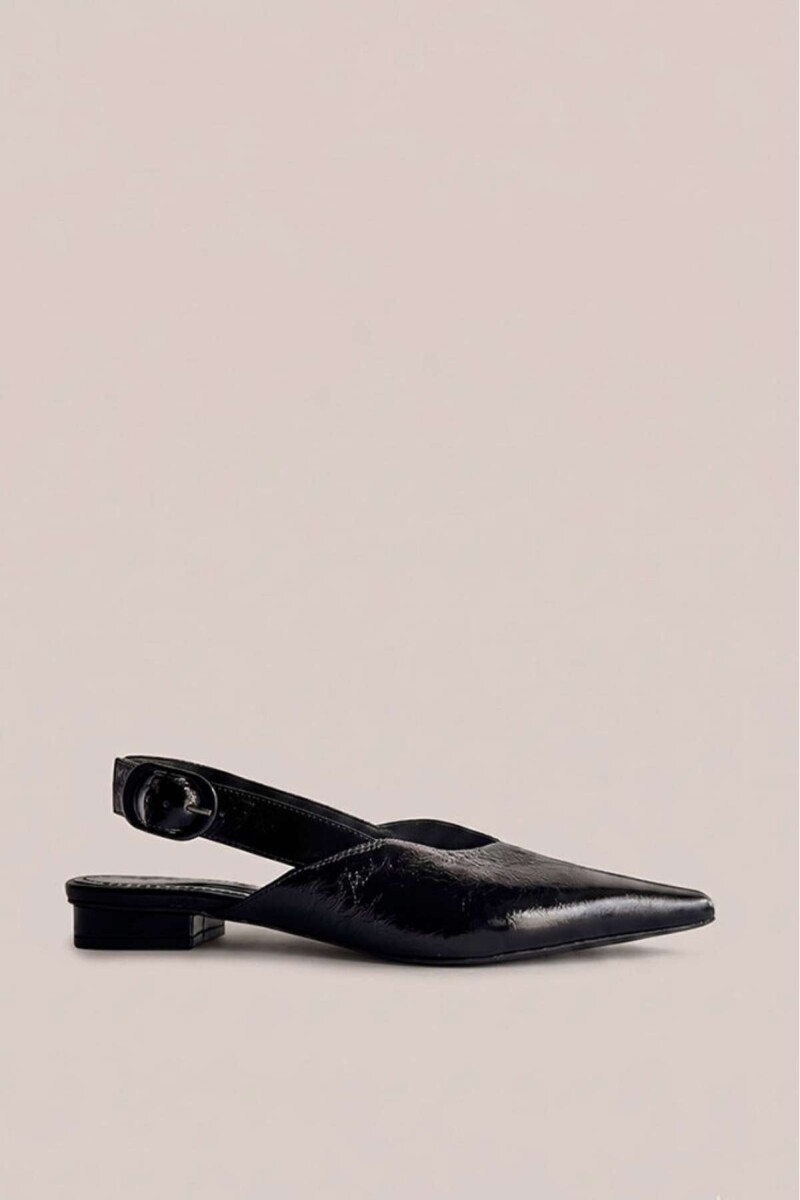 Flat Pili - Black 