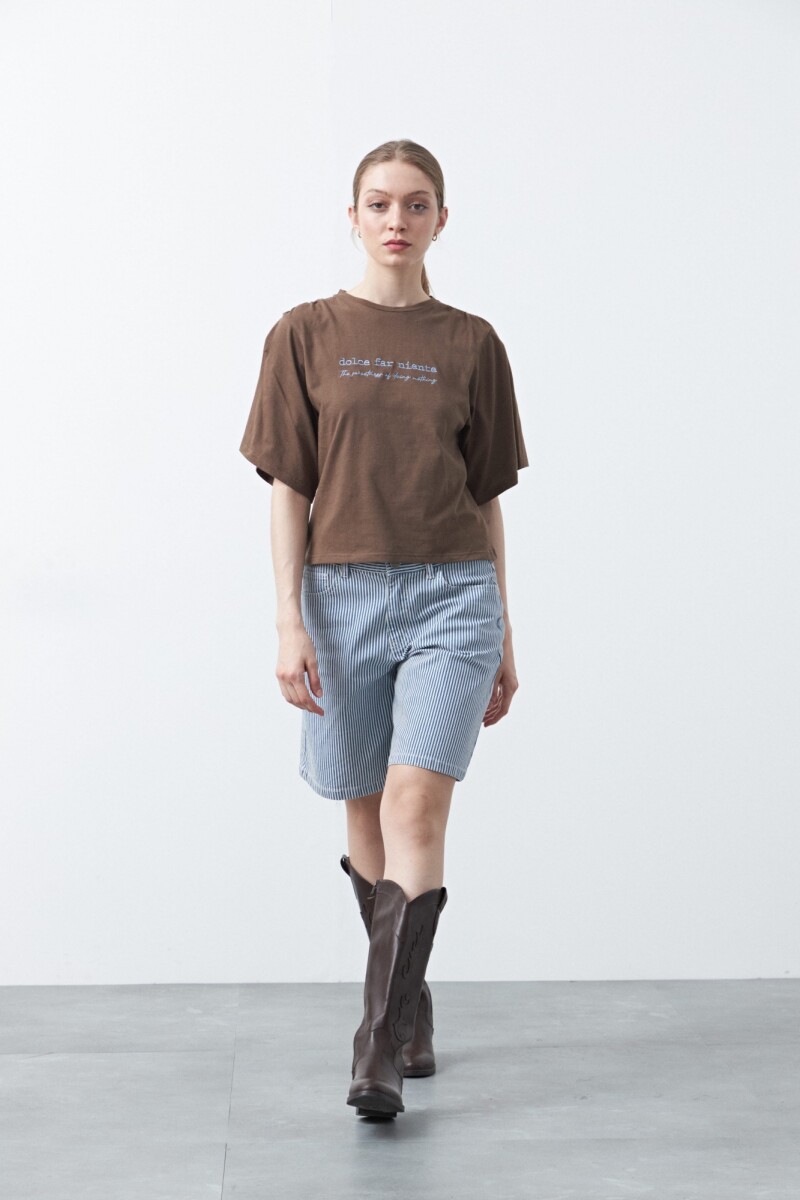 REMERA ALGARROBO Café