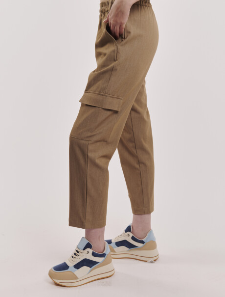 Pantalon cargo tostado