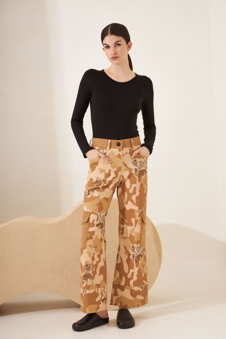 PANTALON CAMOUFLAGE CAMEL PANTALON CAMOUFLAGE CAMEL
