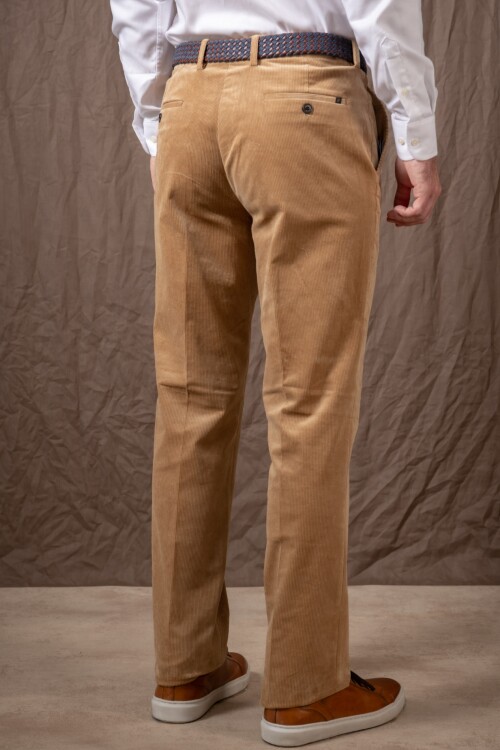 Pantalon Corduroy clásico Beige
