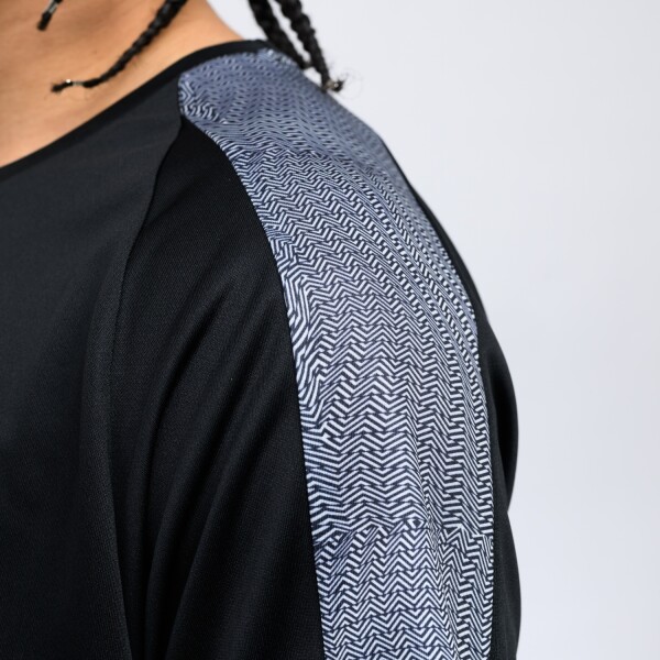 REMERA VIVE Umbro Hombre 025
