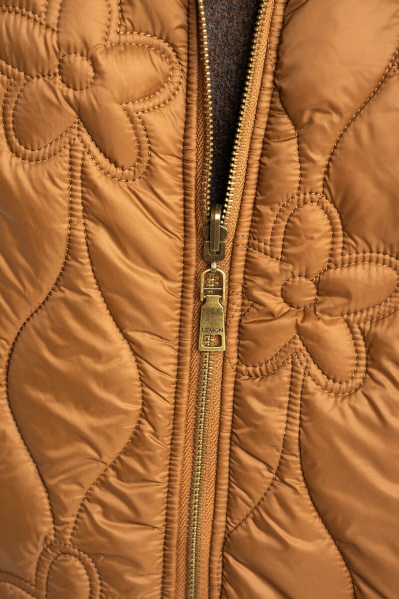 Campera Capitoneada Flores Chocolate