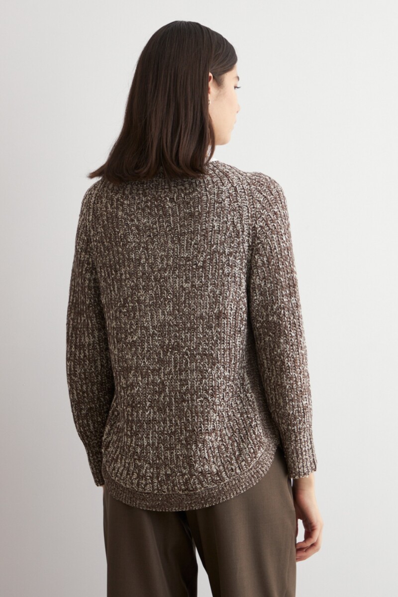 Sweater cinta ruedo curvo chocolate