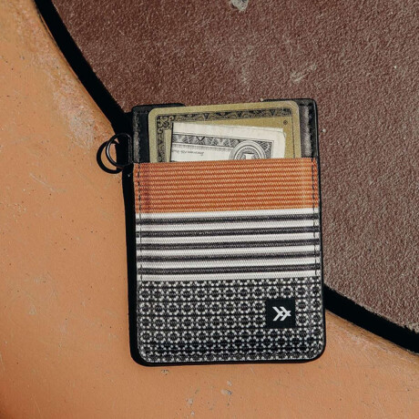 Billetera Thread Vertical Wallet Negro
