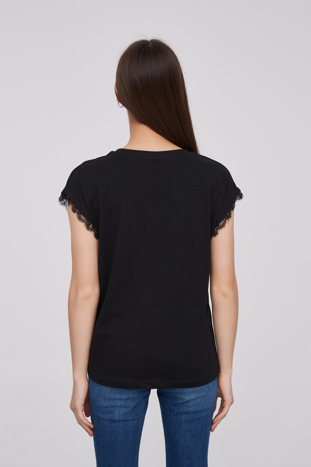 Remera Ashay Negro