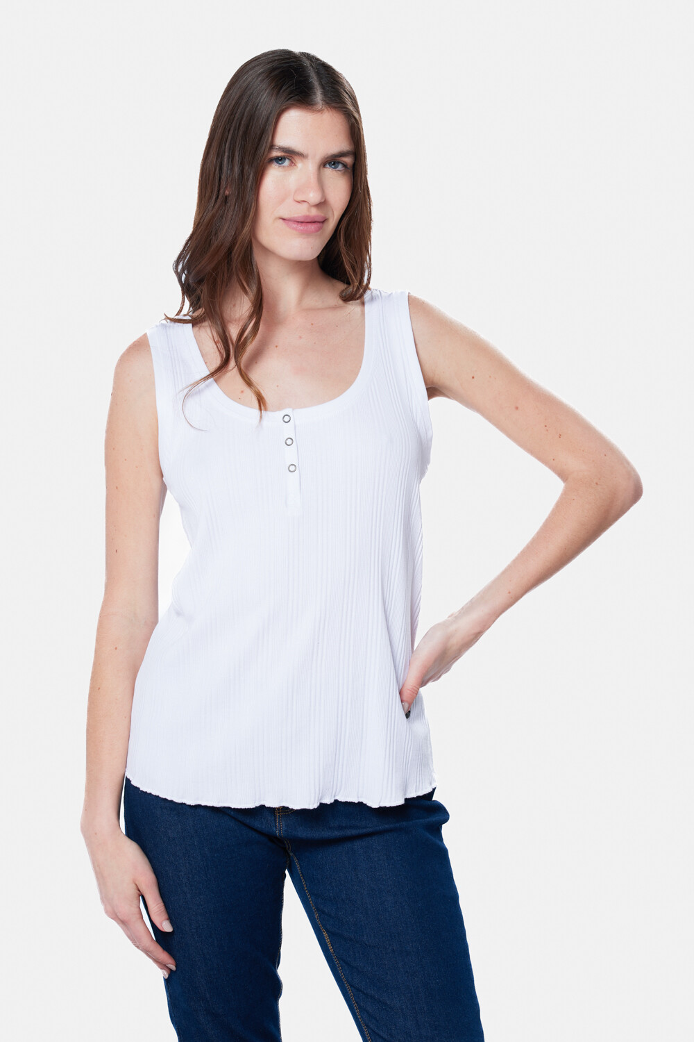 MUSCULOSA RIB CON BOTONES Blanco