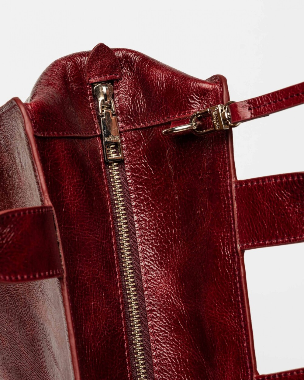Cartera de mano Mila en cuero arrugado Bordeaux