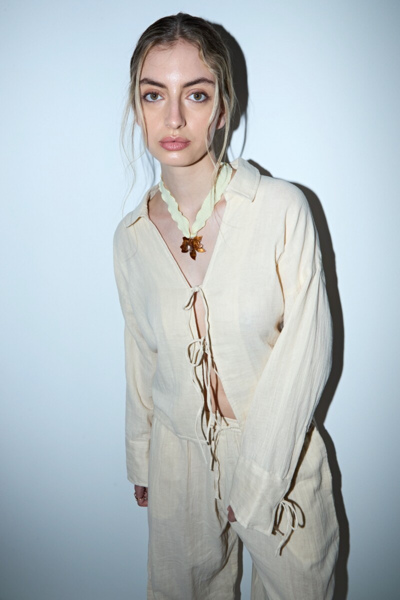 Camisa para atar beige