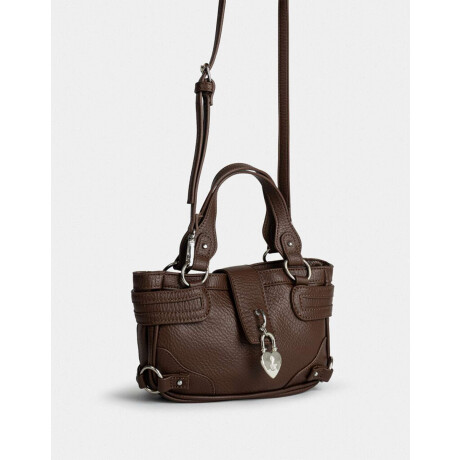 Bandolera Con Charm Marron Oscuro
