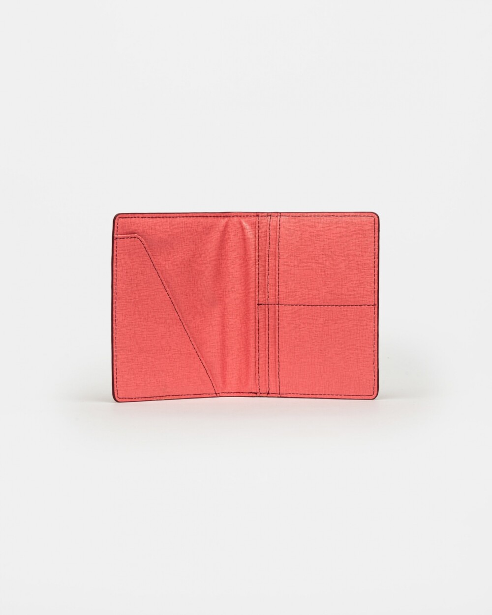 Porta Pasaporte Berry En Cuero Saffiano Bordo