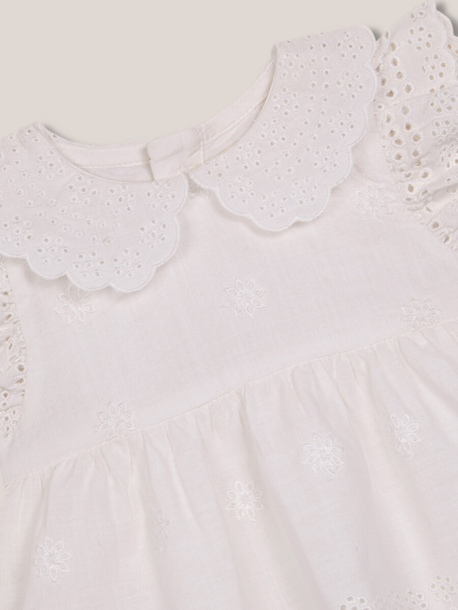 Conjunto De Rana Con Maxi Volante Blanco