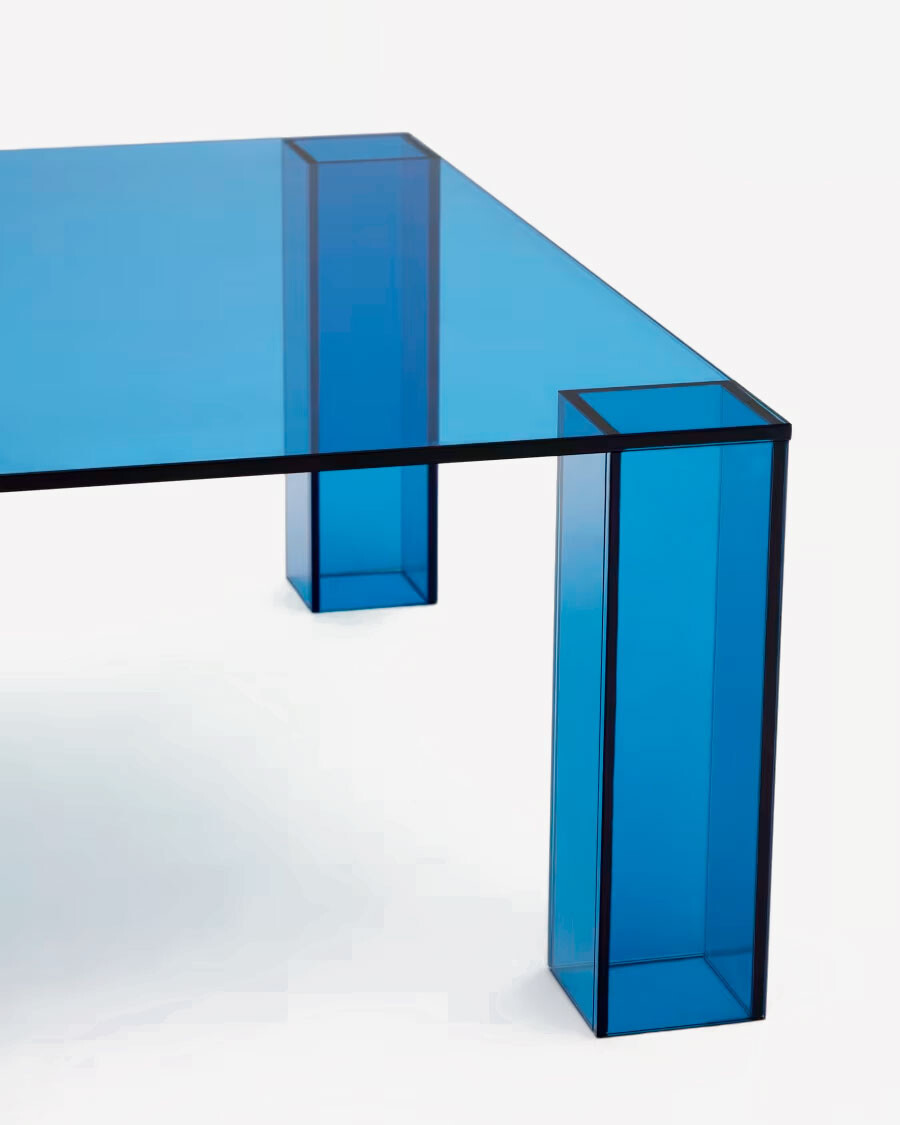 Mesa auxiliar Adularia de cristal templado azul 85 x 85 cm