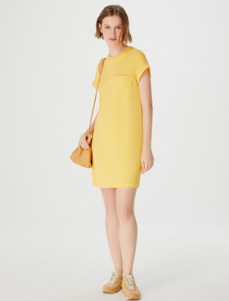 VESTIDO CORTO BÁSICO TEXTURIZADO AMARILLO
