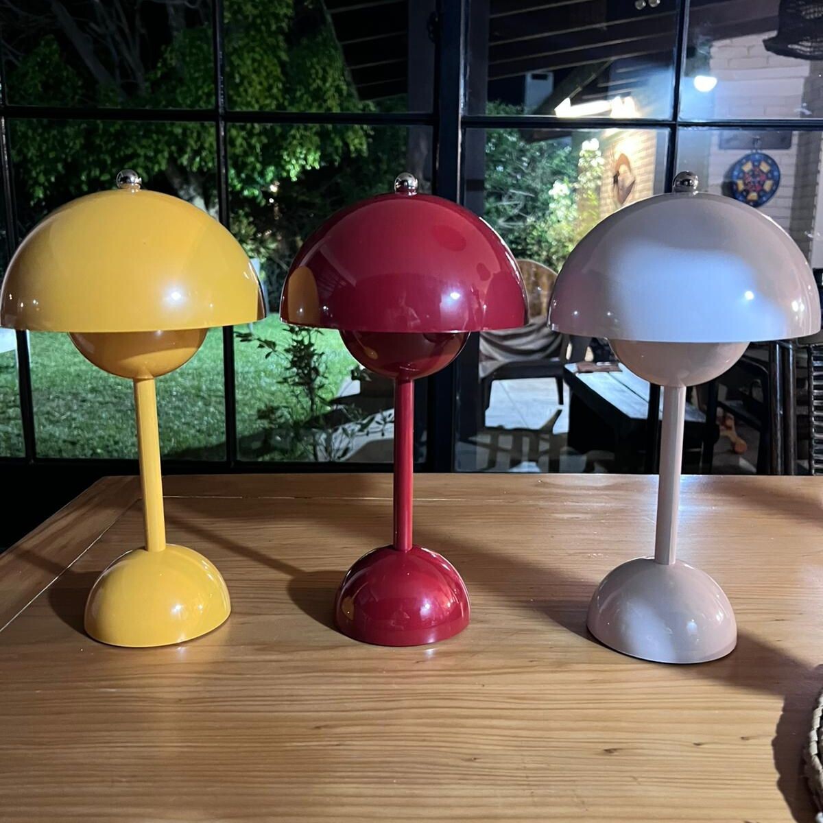 Lámpara de mesa táctil recargable - Blanca 