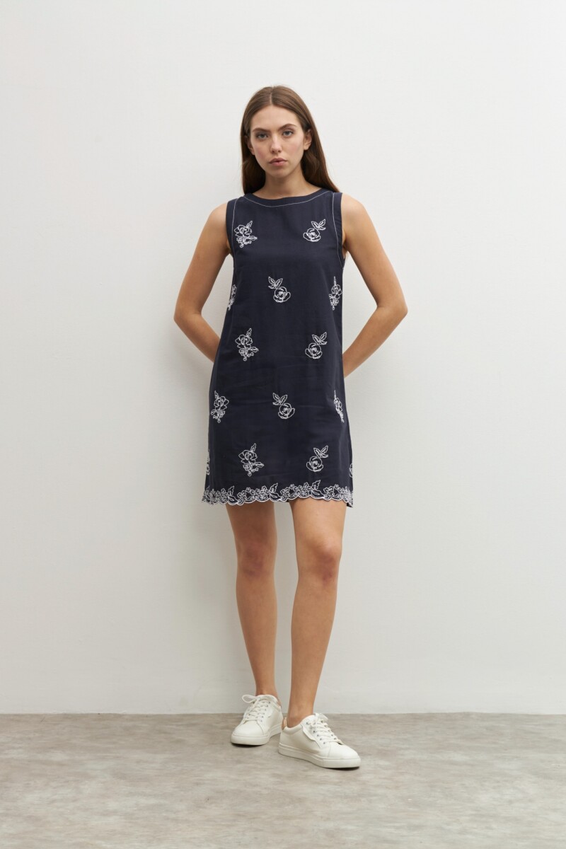 Vestido bordado floral azul marino