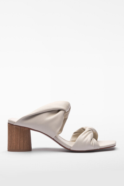 SANDALIA TACÓN Beige