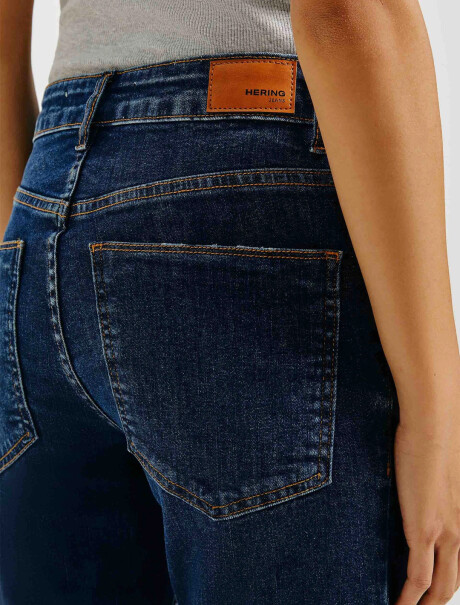 PANTALÓN DE JEAN MODELO PETIT FLARE AZUL