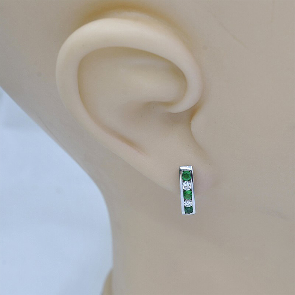 Aros 18K Blanco Con Brillantes Y Esmeraldas Aros 18K Blanco Con Brillantes Y Esmeraldas