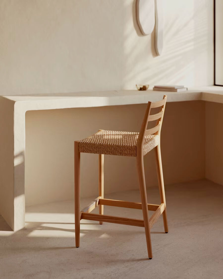 Taburete Analy respaldo madera maciza roble acabado tono natural y asiento cuerda 65cm FSC 100% Taburete Analy respaldo madera maciza roble acabado tono natural y asiento cuerda 65cm FSC 100%