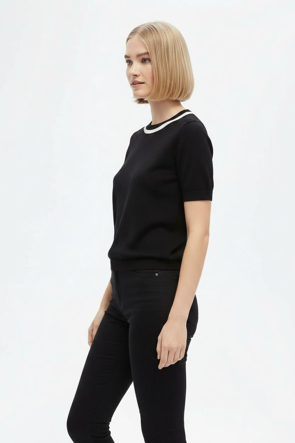 Remera Tilvar Negro