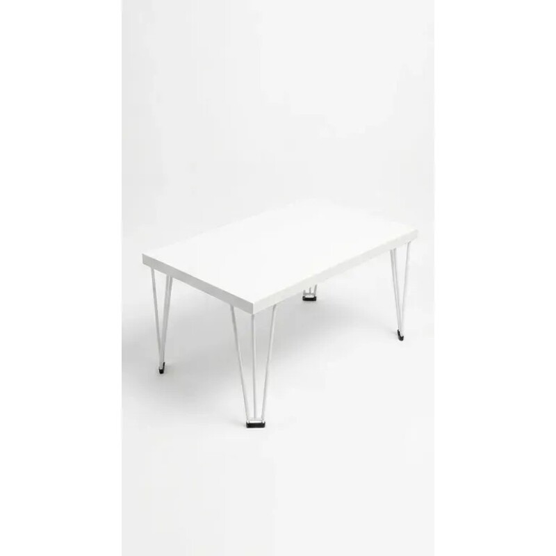 Mesa Ratona blanca con patas de metal - PRODUCTO CON DETALLES Mesa Ratona blanca con patas de metal - PRODUCTO CON DETALLES