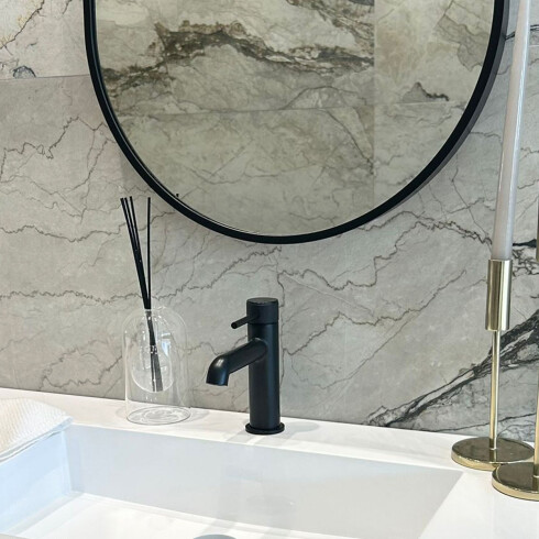 Griferia Lavatorio Bajo Monocomando En Negro Mate 000