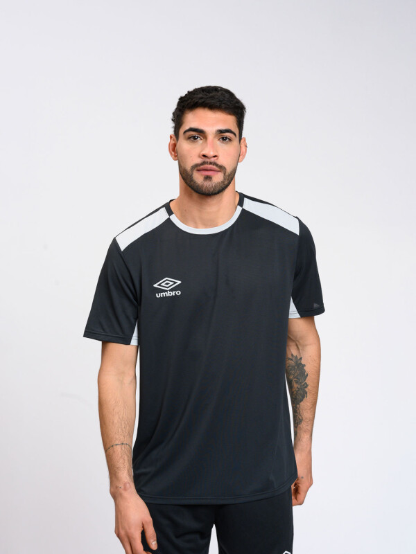 REMERA NUO HOMBRE Umbro Hombre 025