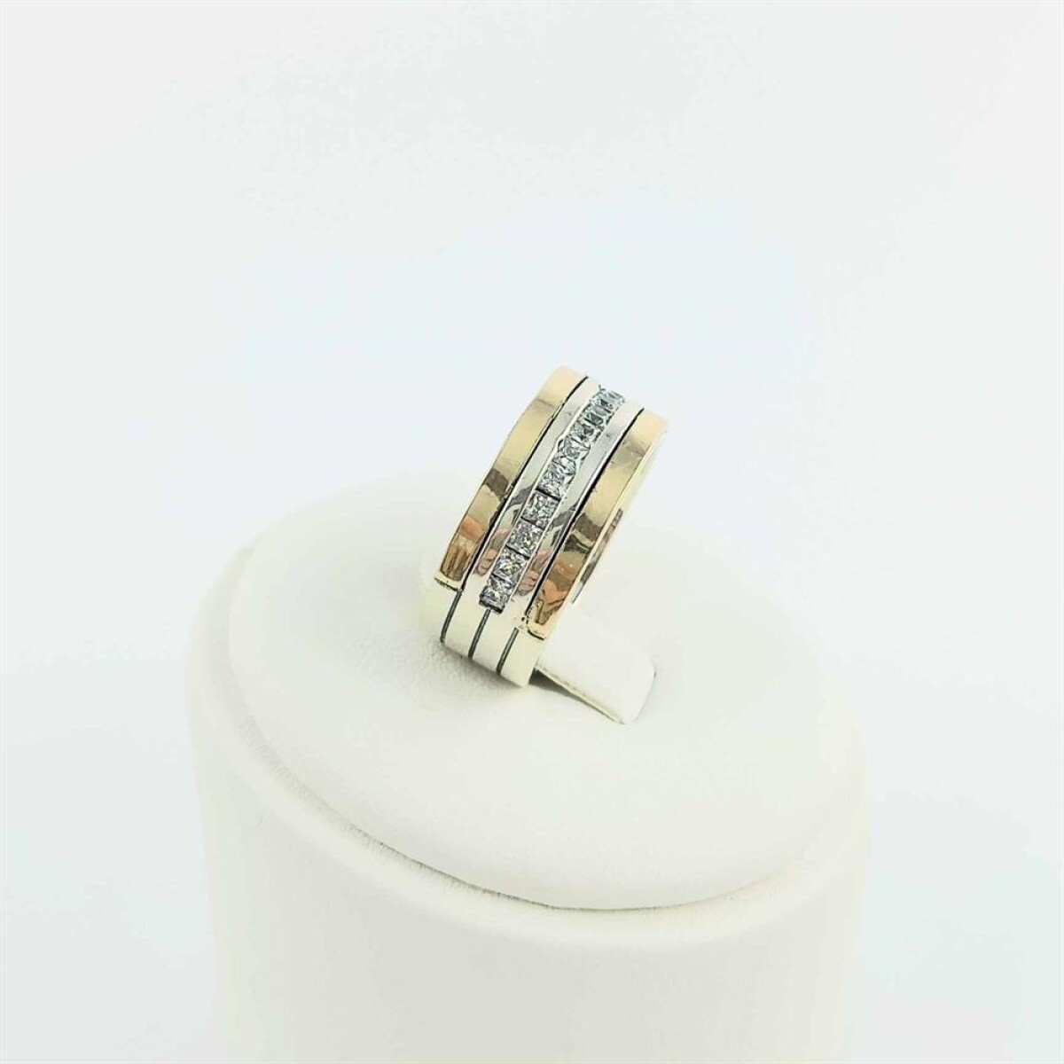 Anillo de plata 925 con double en oro 18 ktes y circonias. 