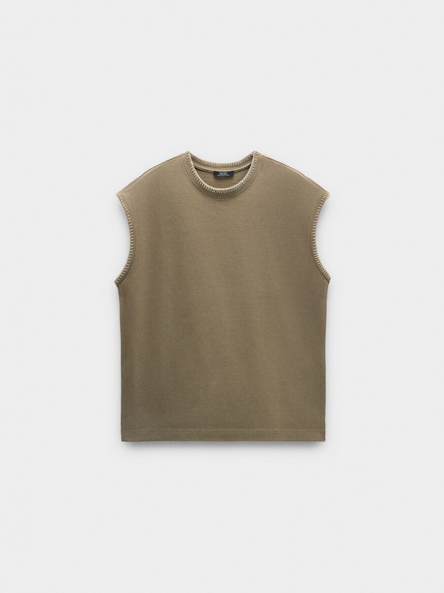 Camiseta Con Bordes Marcados 100% Algodón caqui