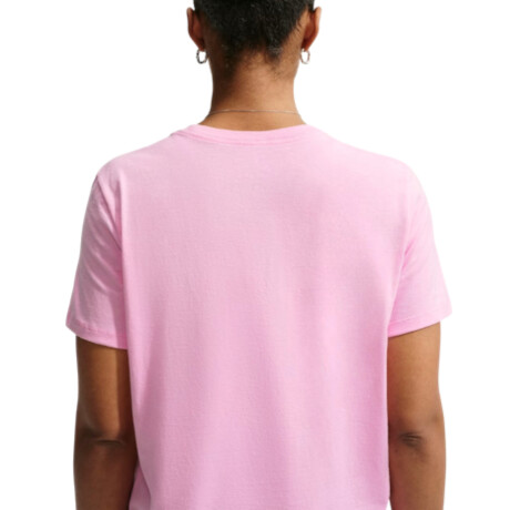 Remera Nike Club Essentials 621